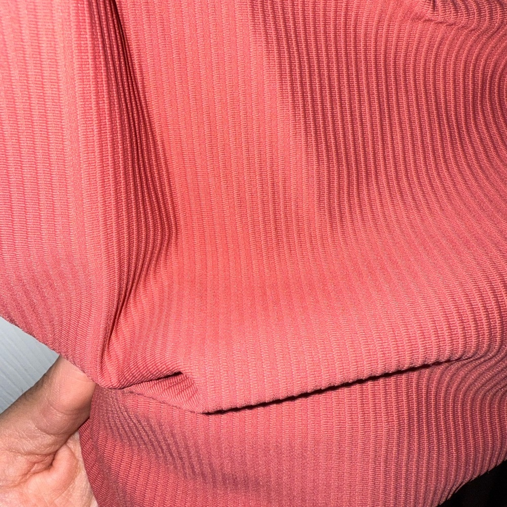 Red Ribbed Crop Top - Picture 4 of 4